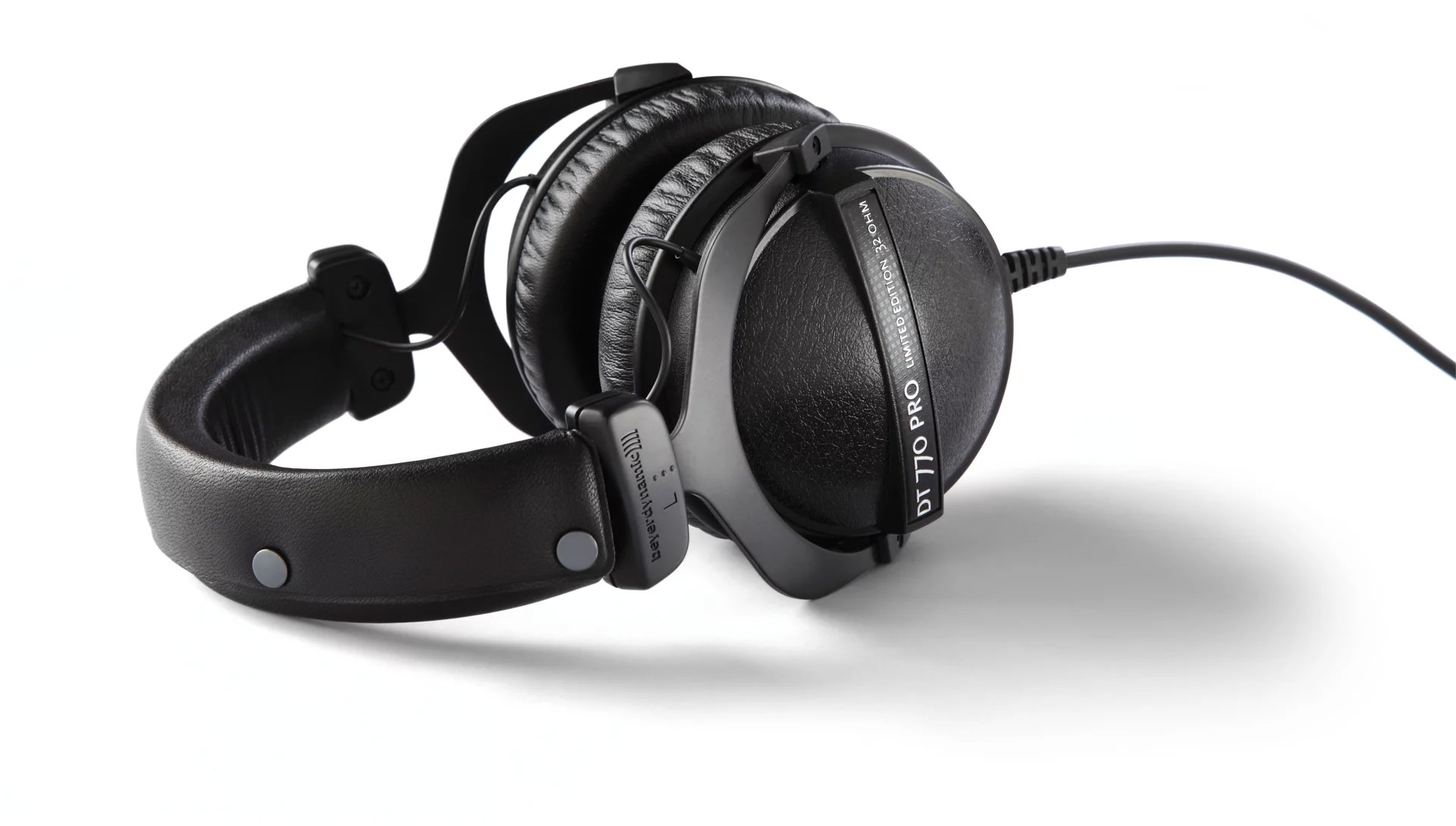 Beyerdynamic DT 770 Pro 250 ohm Closed-back Headphones with