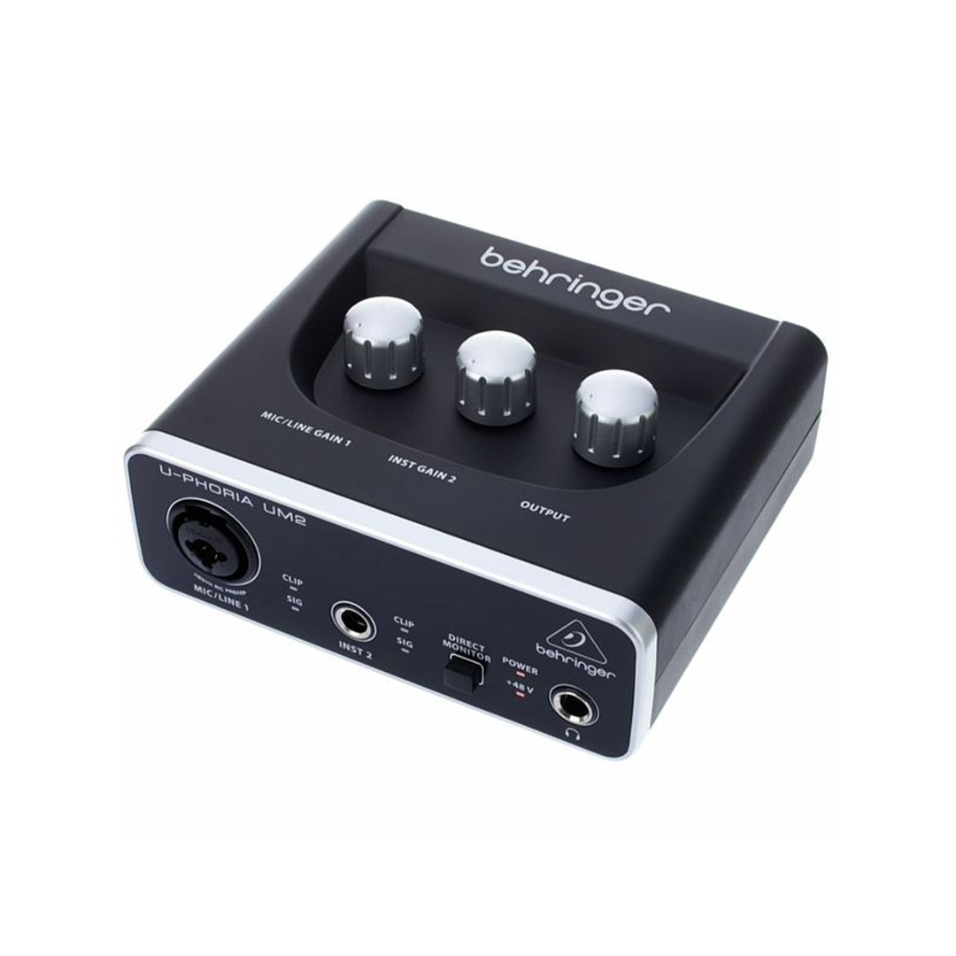 Behringer um2 best sale headphone output